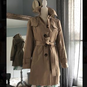 DKNY Trench Coat 🧥(must have closet staple!)